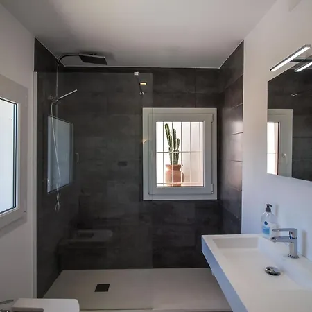 Arola Villa